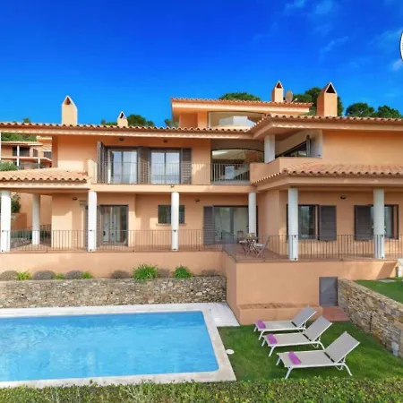 Roure Holiday home *